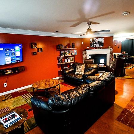 Amazing Large 3 Bed House With King Bed Less Than 10 Miles To Dtwn Atlanta Buitenkant foto